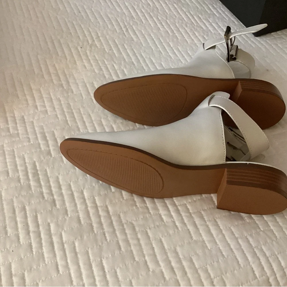 Women’s Booties - Picture 3 of 4